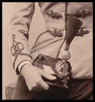 cca 1900-1910 10. császári és királyi fehérvári huszárezred fiatal huszárkadét portréja, keményhátú ...