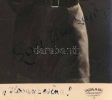 cca 1940 Laurisin Lajos operaénekes autográf aláírása egy őt ábrázoló fotólapon, hátoldal saját maga által megírva.