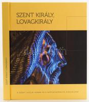 Szent Király, lovagkirály. A Szent László-herma és a koponyaereklye vizsgálatai. Szerk.: Kristóf Lilla Alida, Lukácsi Zoltán, Patonay Lajos. A könyv egyik szerkesztője, Dr. Lukácsi Zoltán, a Győri Hittudományi Főiskola rektora által dedikált példány. Győr, 2017, Győri Hittudományi Főiskola, 247+(1) p. Rendkívül gazdag képanyaggal illusztrálva. Kiadói kartonált papírkötés. Megjelent 1000 példányban.