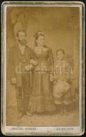 cca 1880-1890 Felvidéki család portréja, vizitkártya Juwelier Nándor selmeci (Selmecbánya, Banská Št...