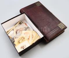 cca 1860-1870 Lustenau, Osztrák polgári család fotóalbuma 73 kisméretű és 27 db nagyméretű albummal....