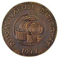 Kutas László (1936-) 1977. "Dunaújvárosi Papírgyár" kétoldalas öntött bronz emlékplakett e...