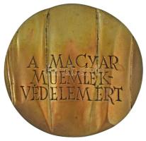 Kiss Nagy András (1930-1997) DN "A Magyar Műemlék Védelemért" kétoldalas öntött bronz emlékplakett eredeti névre szóló dísztokban (107mm) T:AU