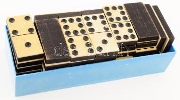 Fa domino szett, 5,5x2,5 cm dominokkal,