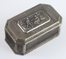 Zsánerjelenetes ezüstözött díszdoboz, 6x11 cm