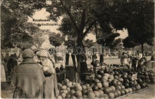 1914 Kecskemét, Gyümölcspiac, árusok, dinnye, Szijártó árus (ázott sarok / wet corner)