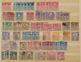 USA kb 1.700 db bélyeg a korai évektől kis és közepes berakóban