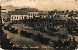 Székelyhíd, Sacueni; Honvédség bevonulása / WWII Hungarian military, entry of the Hungarian troops. photo (gyűrődések / creases)