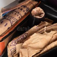 Többszáz darab régi fotónegatív, közte egyenruha viseléses