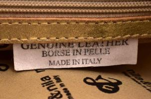 Nila &amp; Nila bőr ezüstszínű női táska, jelzett, kopott, cca 30x50 cm