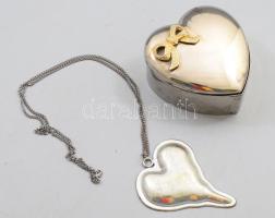 Szív alakú fém ékszeres doboz, benne szív alakú medálos nyaklánccal, 9,5x9,5 cm
