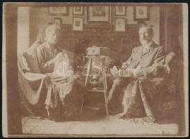 cca 1914 Bp., Köpe Viktor író és felesége, a hátoldalon feliratozott fotó, 8,5x12,5 cm