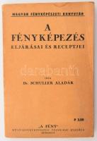 Schuller Aladár: A fényképezés eljárásai és receptjei. Bp., (1917, A Fény (Wodianer F. és Fiai-ny.), (4)+141+(3) p. Kiadói papírkötés, a borítón kis folttal.