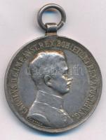 1917. "Károly Ezüst Vitézségi Érem II. osztálya" peremén jelzett Ag kitüntetés mellszalag ...