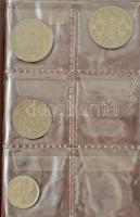 Kisalakú műbőr érmeberakó, összesen 60db férőhellyel, benne 24db vegyes külföldi érmével, közte Néme...