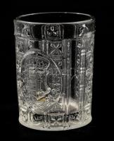 Emlékpohár magyar címerrel díszítve. cca 1880, formába fújt üveg, alján minimális pattogzással, m: 8 cm /// Commemorative glass decorated with the Hungarian coat of arms. Circa 1880, mold-blown glass, minimal chipping on the bottom, height: 8 cm.