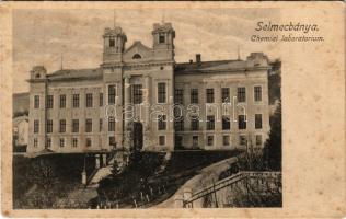 Selmecbánya, Schemnitz, Banská Stiavnica; Kémiai (Chemiai) laboratórium. Joerges kiadása / chemistry lab of the university (fl)