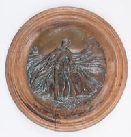 Nagy Lajos Imre (1949-): Garabonciás. Bronz plakett, fa lapon, d: 9,5 cm