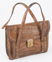 Krokodilbőr táska, egyik szíja szakadt, 27x21 cm