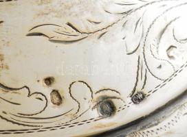 Ezüst (Ag) gyertyatartó pár Dianás jelzéssel XIX. sz. vége, GW mesterjelzéssel. Gilosált díszítéssel...