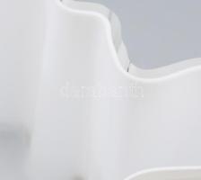 "Savoy" váza. Finnország, Iittala gyár, Alvar Aalto (1898-1976) terve (1937), kétrétegű op...