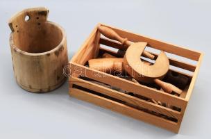Kis fadoboznyi régi fatárgy tétel, közte szorító, hordócsapok, stb.