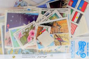 Néhány száz levél levélzáró, reklám bélyeg. stb