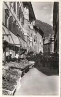 Bolzano, Bozen; Piazza delle Erbe / fruit market