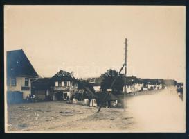 cca 1920-1940 Zsögöd(fürdő)(Jigodin/Jigodin-Ba) részlete, "Gótikafürdő" táblával, fotó, 12x17 cm