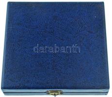 DN "Munka Művészet / Salgótarjáni Tavaszi Tárlat" kétoldalas, öntött bronz emlékplakett ne...