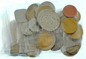 Vegyes, különböző országok forgalmi összeállításai tétel, benne Bahrain (5xklf) + Grúzia (8xklf) + Irak (4xklf) + Irán (3xklf) + Kazahsztán (10xklf) + Malajzia (7xklf) + Srí Lanka (11xklf) + Szingapúr (12xklf) + Thaiföld (6xklf) érméi. T:UNC-XF Circulating coin set of different countries lot, including Bahrain (5xdiff) + Georgia (8xdiff) + Iraq (4xdiff) + Iran (3xdiff) + Kazakhstan (10xdiff) + Malaysia (7xdiff) + Sri Lanka (11xdiff) + Singapore (12xdiff) + Thailand (6xdiff) coins. C:UNC-XF