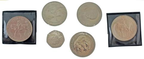 Nagy-Britannia 1953. 5Sh Cu-Ni "II. Erzsébet megkoronázása" + 1965. 1C Cu-Ni "II. Erzsébet / Churchill" + 1977. 25P "Ezüst Jubileum - II. Erzsébet" (2x) + 1981. 25P "Lady Diana és Károly herceg" + 2006. 50p Cu-Ni "Viktória-kereszt, katona" T:AU,XF Great Britain 1953. 5 Shillings Cu-Ni "Coronation of Elizabeth II" + 1965. 1 Crown Cu-Ni "Elizabeth II / Churchill" + 1977. 25 Pence "Silver Jubilee - Elizabeth II" + 1981. 25 Pence "Lady Diana and Prince Charles" + 2006. 50 Pence Cu-Ni "Victoria Cross, soldier" T:AU,XF