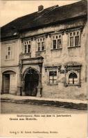 Beszterce, Bistritz, Bistrita; Erszény utca, a legrégibb épület a XIV. századból, J. K. Wasta férfi szabó üzlete. C. W. Schell kiadása / Beutlergasse, Haus aus dem 14. Jahrhundert / the city's oldest building from the 14th century, tailor's shop (EK)