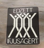 1981 Napfény, víz, levegő, sport, egészség (Bíró Ica erotikus plakát). Ofszet, papír, feltekerve, 11...