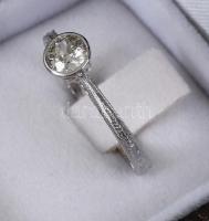 14 K fehérarany gyűrű brillekkel (0,5ct) K, WS2 jelzett, tanúsítvánnyal m: 55, m: 1,19 ct