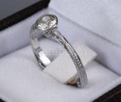 14 K fehérarany gyűrű brillekkel (0,5ct) K, WS2 jelzett, tanúsítvánnyal m: 55, m: 1,19 ct