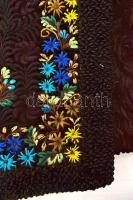 Mellény. cca 20. sz. eleje, Máramaros, hímzett irha, jó állapotban, 50x50 cm