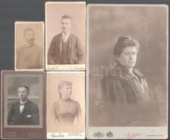 30 darab keményhátú fotó, 21x13 cm alatt, vegyes állapotban