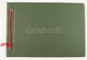 Reklámrajongói gyűjtemény albumban 1920-as évekbeli újságokból kivágott reklámok összesen 57 db, klf méretben, jelzett Pólya, Bálint JÁnos, Csabai Ékes, Prozhl, D. Szabó Zsolt, stb: A termékek: Gutmann, Reizs, Corvin, Fleischer, Polo, Del-Ka, Salamander, Lux, Rinso, Elida, Stűhmer. Lysoform