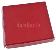 Szlovákia DN "Körzeti bányahivatal - Szepesújvár" egyoldalas bronz emlékérem tokban. Szign...