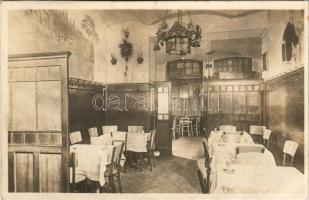Wien, Vienna, Bécs; Zipferbräu-Stübl (vorm. Eduard Kubetz, jetzt Maximilian Plautz) Wollzeile 15. / inn, restaurant and beer hall, interior. Foto Réja (fl)