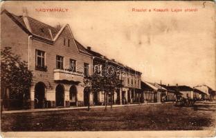 1915 Nagymihály, Michalovce; Kossuth Lajos utca, Widder Lázár üzlete. Landesman B. kiadása / street view, shop (EB)