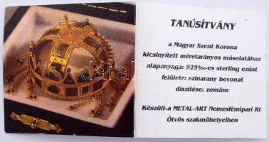 A Szentkorona kicsinyített mása ezüst (Ag), arany bevonattal. dobozában. tanúsítvánnyal 24g. 4 cm
