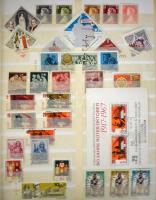 Ország- és motívum gyűjtemények nagyon sok postatisztával, vegyes anyagok, néhány levél stb. 5 db A/4 + 6 db közepes berakóban + 2 bonbonos dobozban, nagyobb karton dobozban. Érdemes megnézni!!
