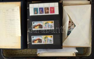 Hagyaték kisebb, használható bőröndben, főleg postatiszta magyar bélyegek és több száz modern blokk berakókban, blokkberakókban hozzá kevés bélyegzett, emléklap és külföldi