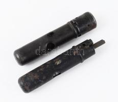 2 darab régi fegyvertisztító készlet, egyik hiánnyal, h: 9 cm