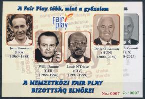 2025 A Fair Play több, mint a győzelem emlékív pár, piros és zöld 0007 sorszámmal
