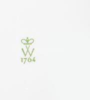 Wallendorf női arcmintás porcelán krémes tégely, fa fedéllel, matricás, jelzett, apró kopásokkal, d:...