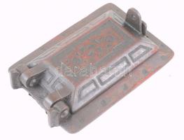 Szecessziós öntöttvas kályha ajtó, javítással, 12x17 cm