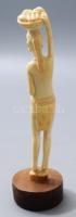 Faragott elefántcsont afrikai figura, fa talapzaton, m: 24 cm